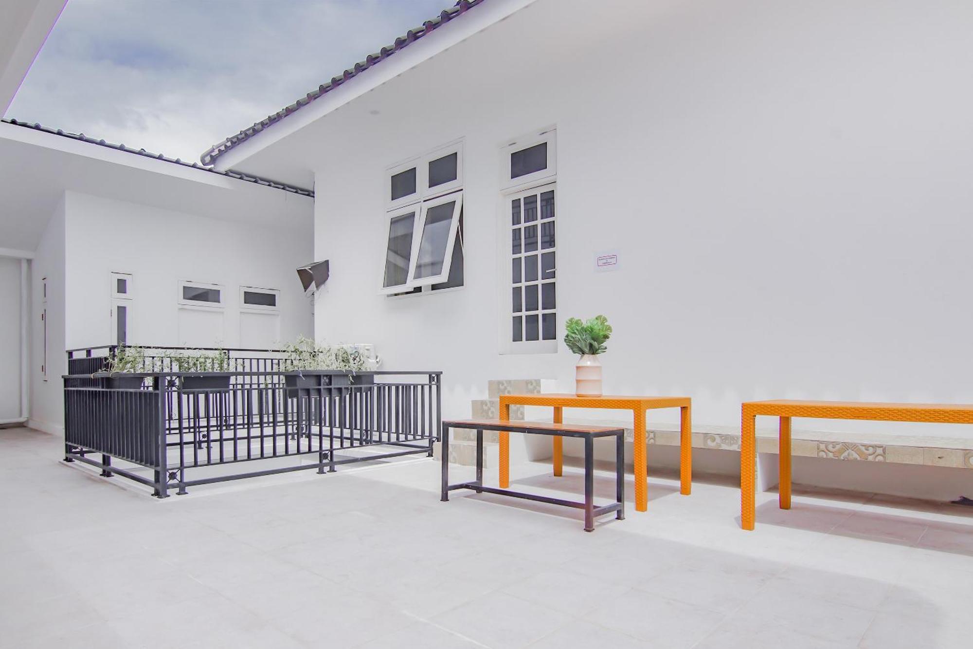 Super Oyo Capital O 90342 Kemang Garden Otel Cakarta Dış mekan fotoğraf